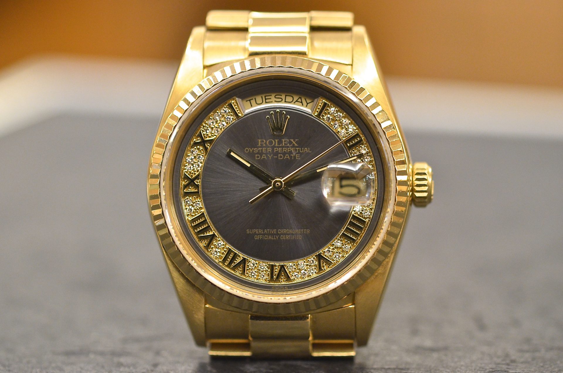 Rolex Day Date ref. 18038 Brillanti in Oro Giallo 18k con Scatola e  Garanzia | Tempus Orologi