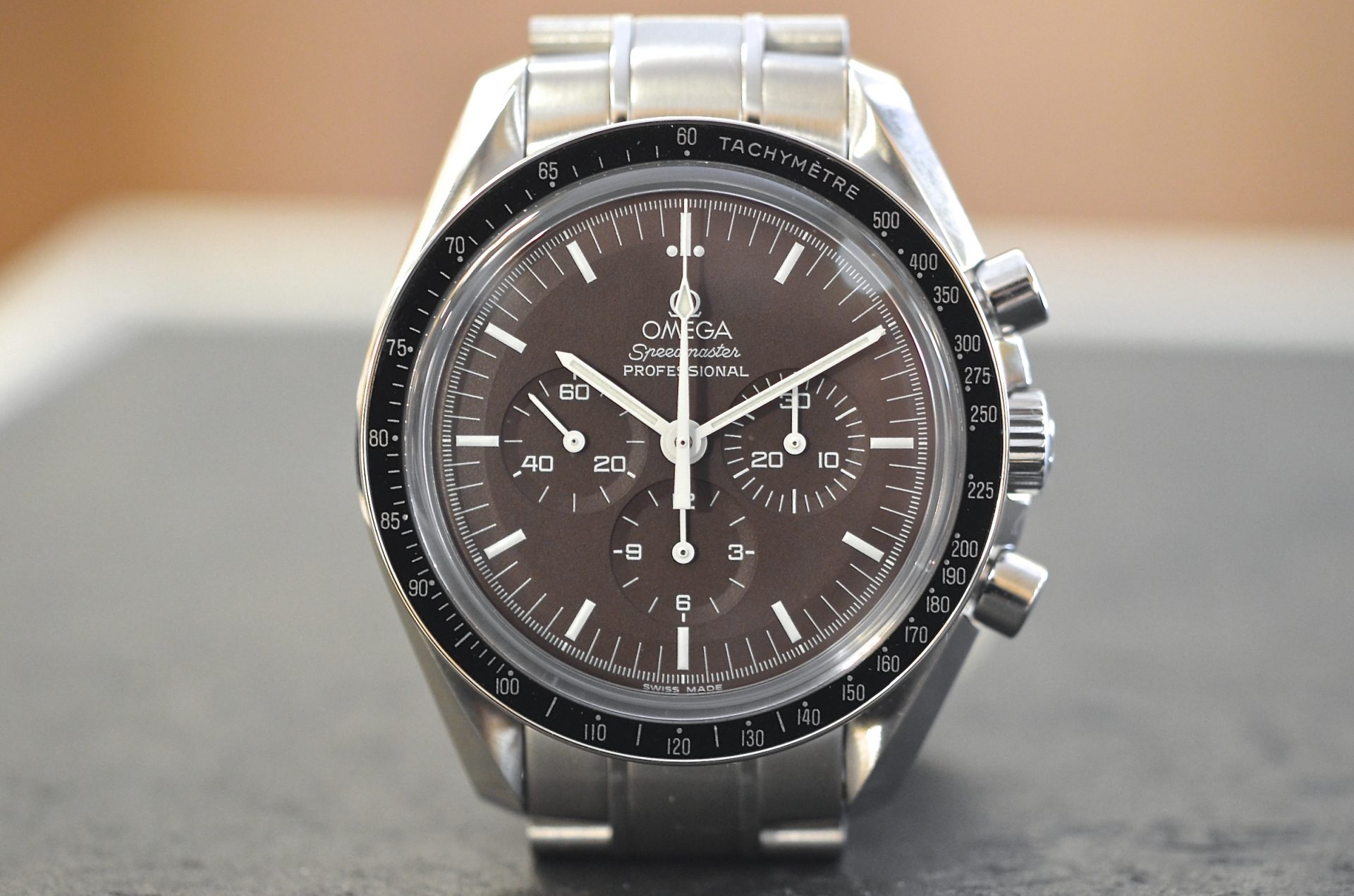 omega-speedmaster-in-acciaio-quadrante-marrone-tempus-orologi