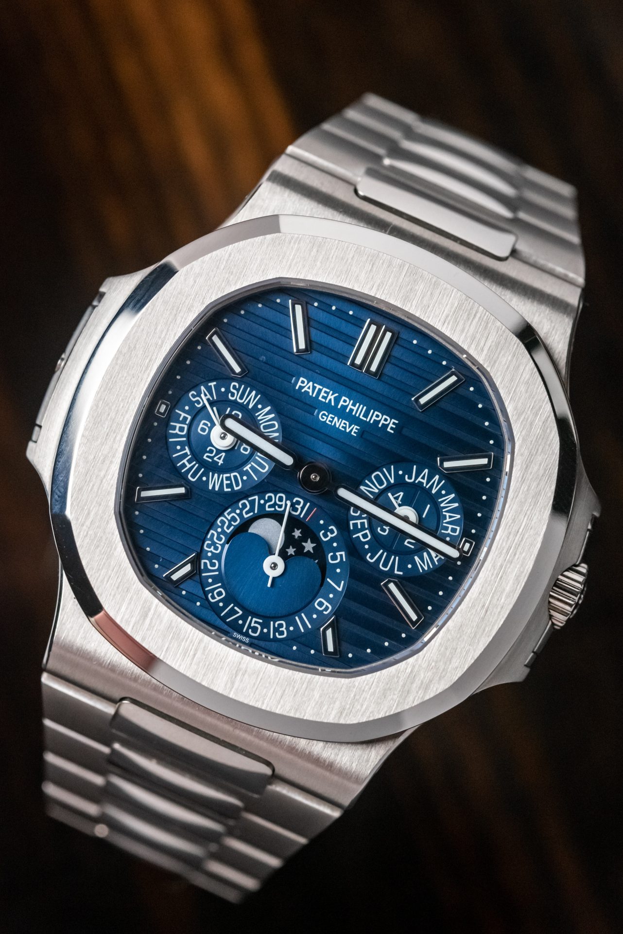 Patek Philippe Nautilus ref. 5740G Calendario Perpetuo in Oro Bianco 18k  NEW | Tempus Orologi